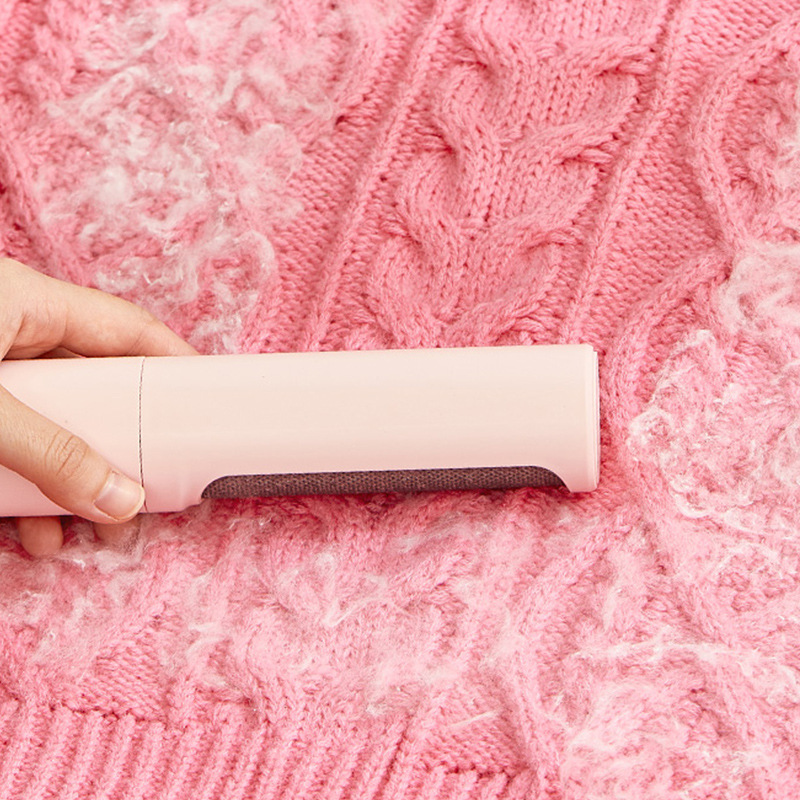 Removing pet hair from knit fabric